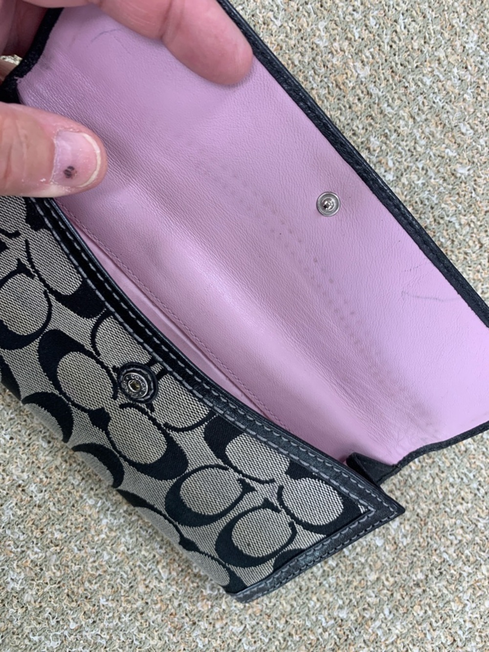 Coach Black and Tan Signature Turnlock Wallet - Picture 5 of 6